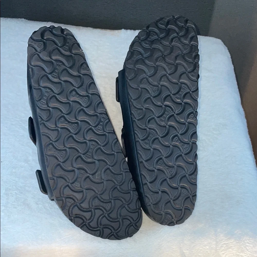 Birkenstock Black Sandals with Adjustable Straps and Contoured‎ Sole